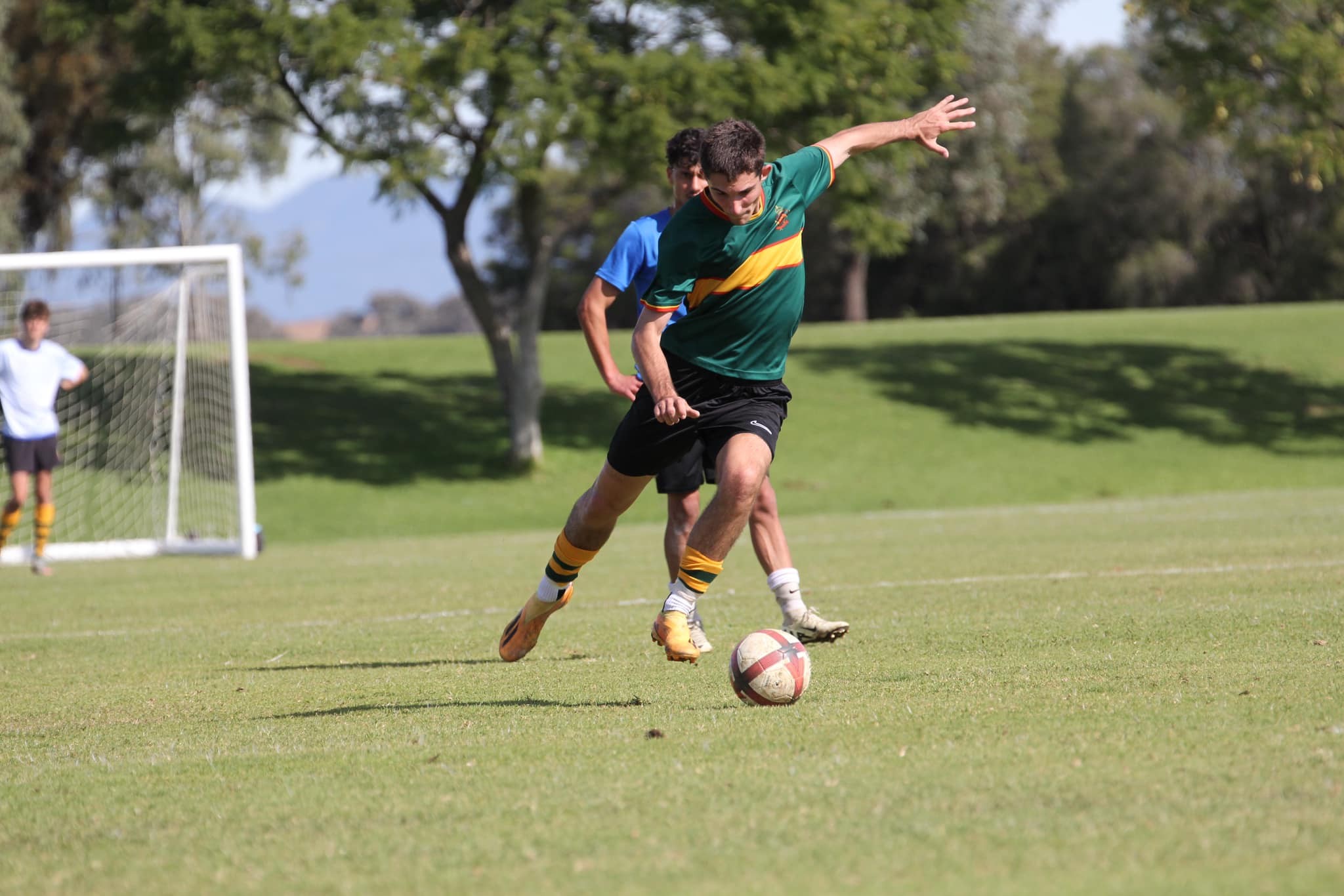 Farrer Opens Football team played Armidale Secondary College in the regional semi-final.